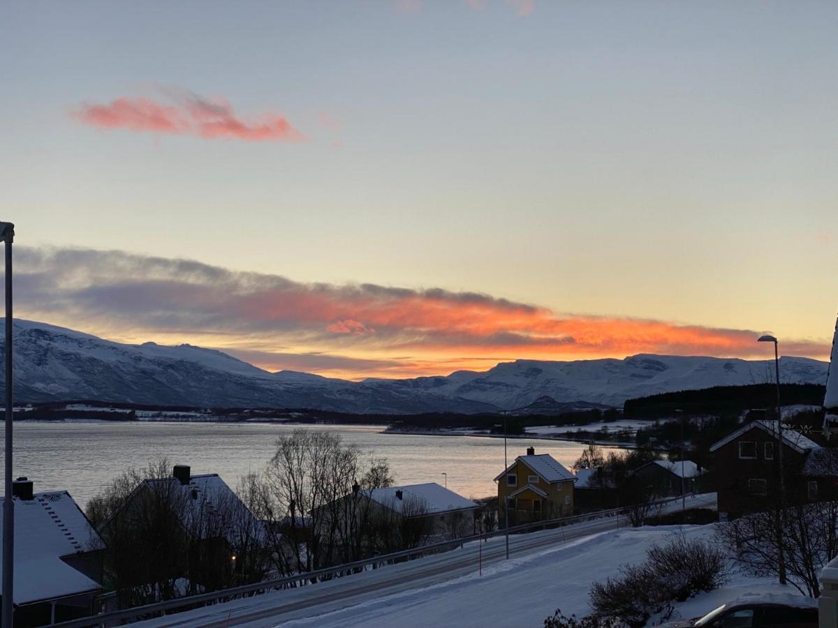 Lyngen, Mackay Appartment, Lyngen Lyngseidet Exteriér fotografie